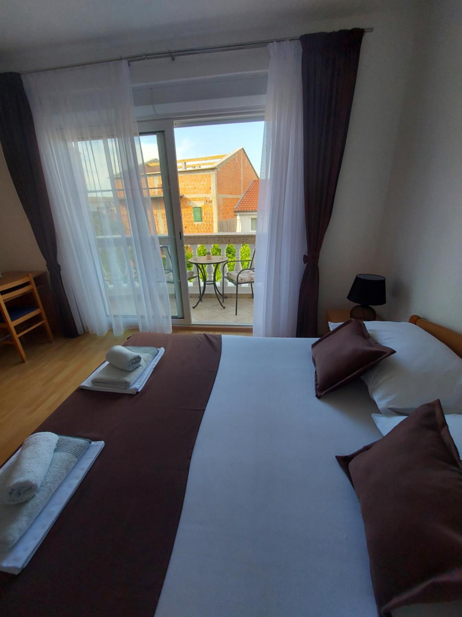 Apartmani Delac Vodice Habitación foto